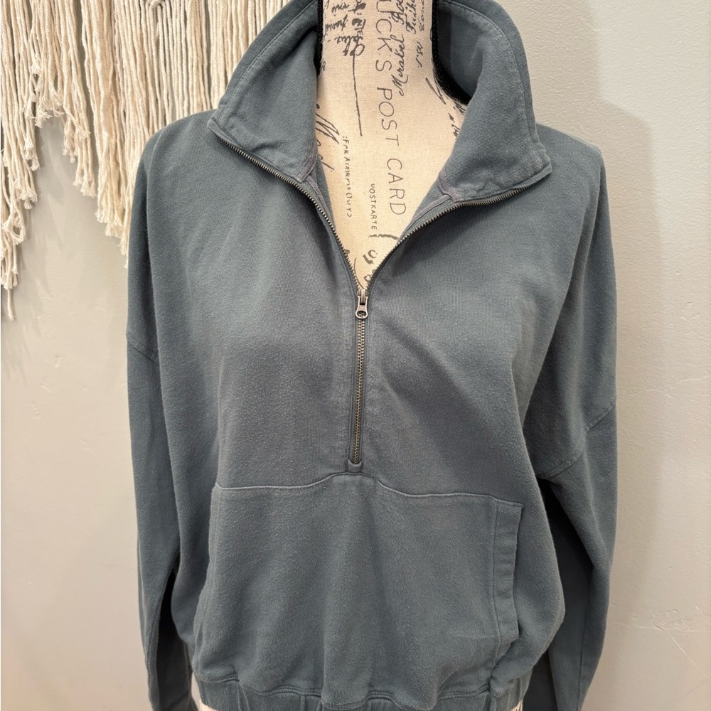 Vuori Sunnyside Blue/Green Half-Zip Sweatshirt - Picture 5 of 7